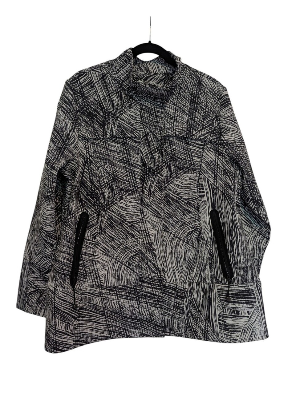 Active Zone Women's Size X Wind & Water Resistant Jacket - black and white